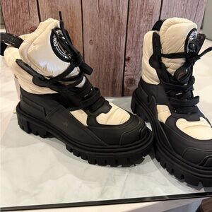 Dolce & Gabbana Two-Tone Winter Boots